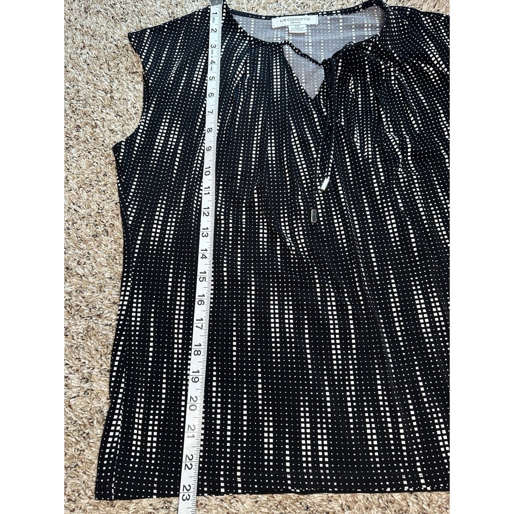 Liz Claiborne Petite PM Blouse‎ Black White Dot Print Keyhole Tie Neck Stretch - Picture 6 of 6